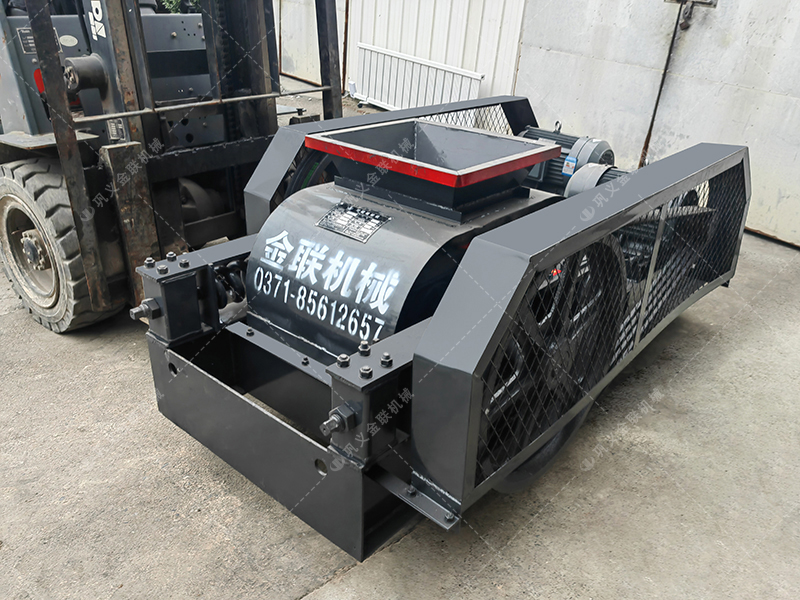 小型對輥破碎機發往山東破碎焦炭