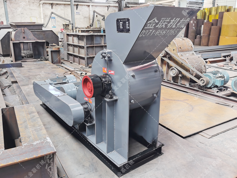 SCF600*400小型雙級粉碎機發(fā)貨圖片