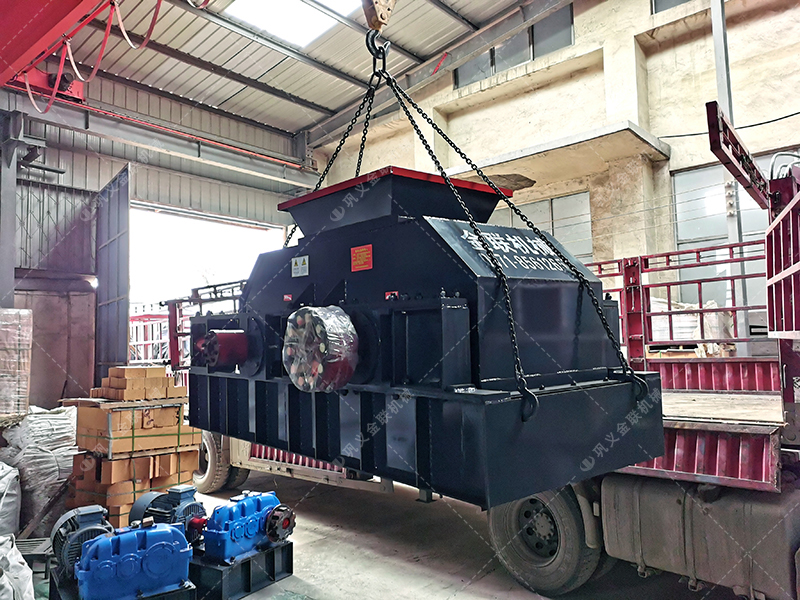 86中型對輥破碎機發往四川破碎瓜子石