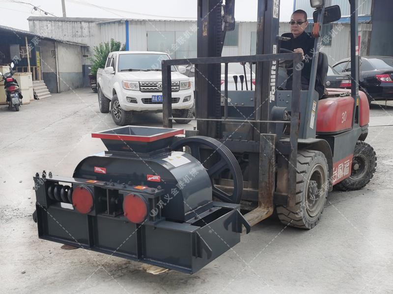 2PG小型對輥破碎機(jī)發(fā)貨圖片